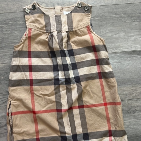 Burberry girl’s Dress 8-9yrs. - Picture 3 of 4